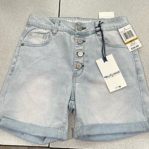Wallflower The Irresistible High Rise Midi Jean Shorts size 3/26 Regular. Junior